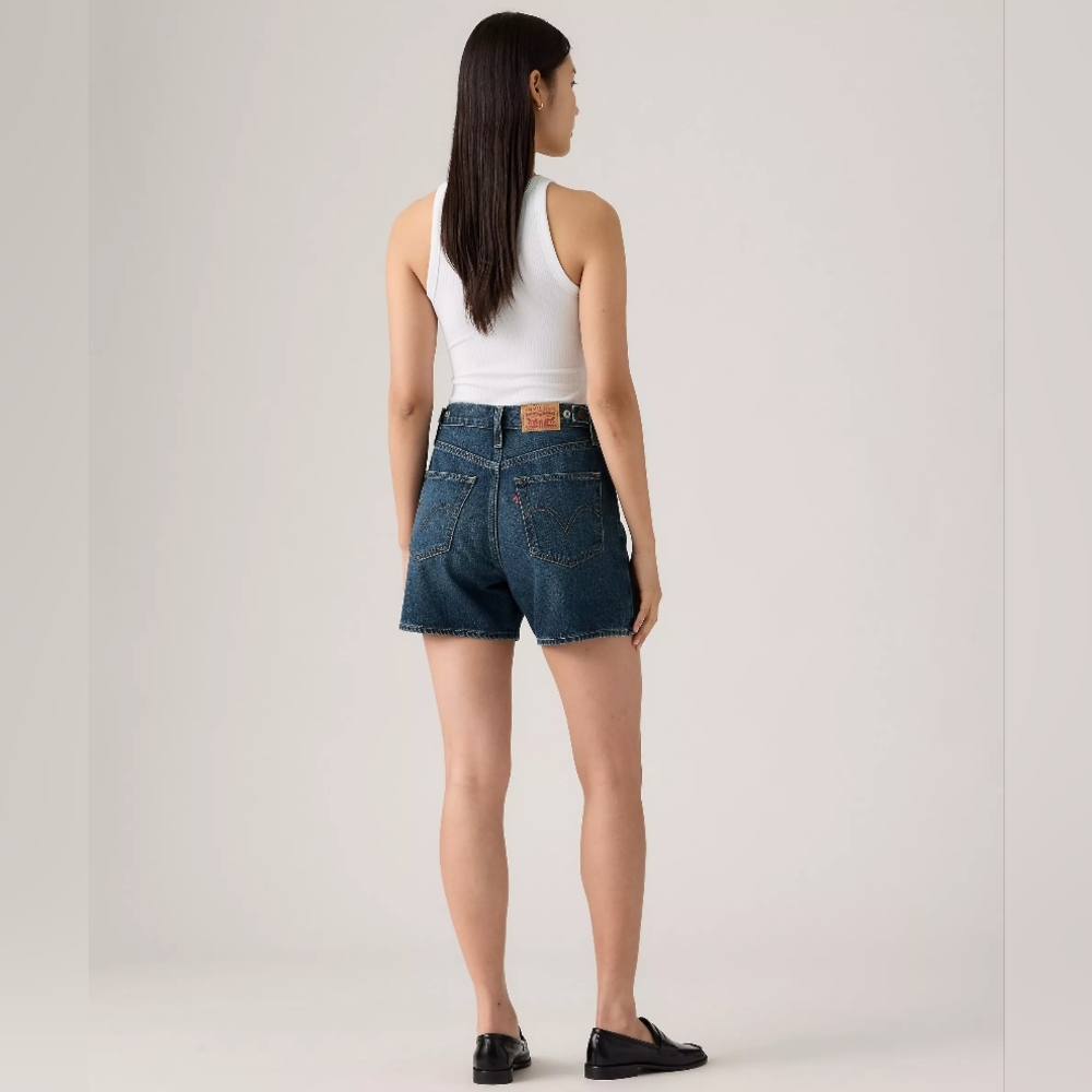 Levi's Cinch Mid-Thigh Short in Cookie Crunch - Picture 2 of 8